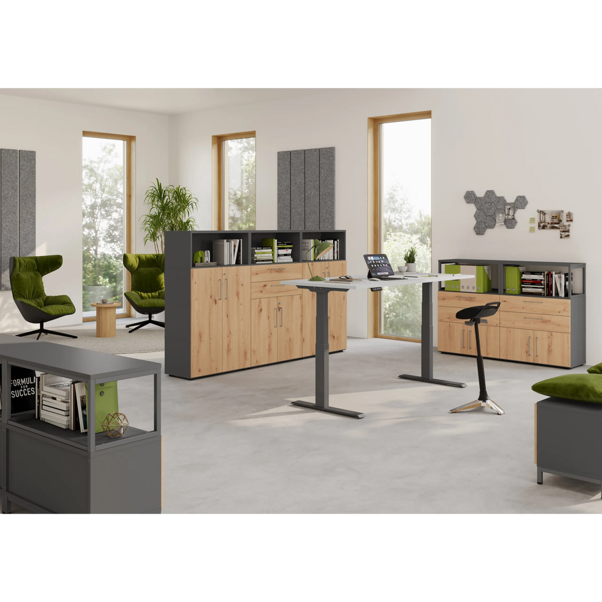 Korpus mit Sockelgestell in Graphit der Serie FlexWall mit Holzfronten von hjh OFFICE PRO
