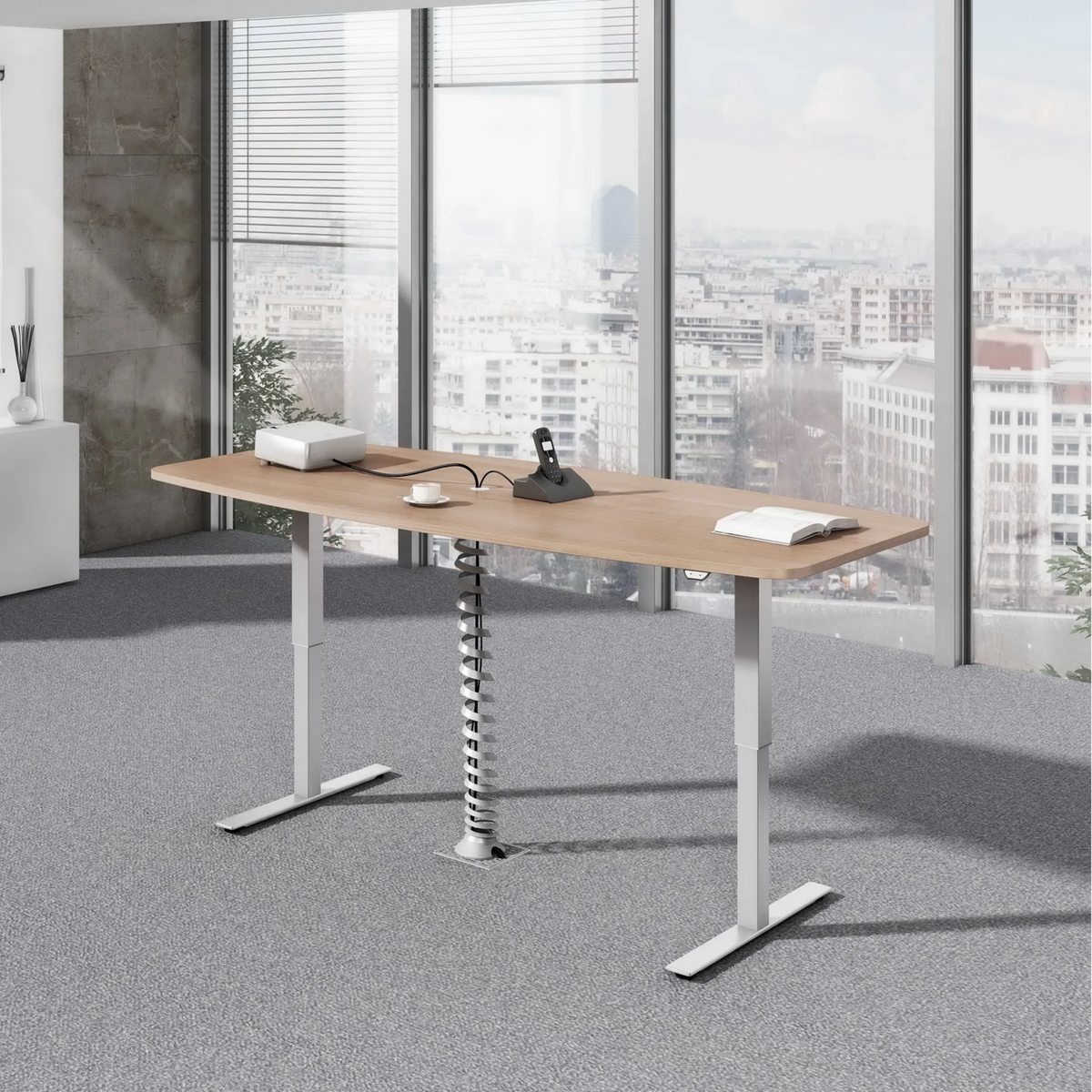 Elektrisch höhenverstellbarer Schreibtisch XMST 22 S in Asteiche mit weißen Beinen von hjh OFFICE PRO