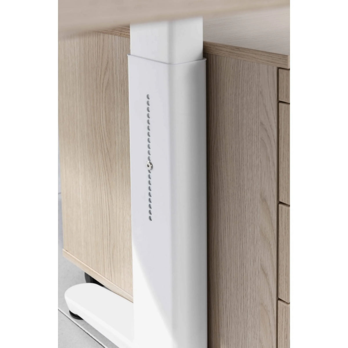Höhenverstellbares Tischbein des Schreibtischs XTRA XB 12 GC aus der Serie XTRA XB von hjh OFFICE PRO