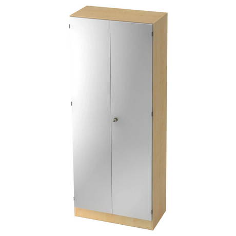 Schrank SIGNA K 6200 SG aus hellem Ahornholz mit silbernen Fronten und einem Schloss von hjh OFFICE PRO